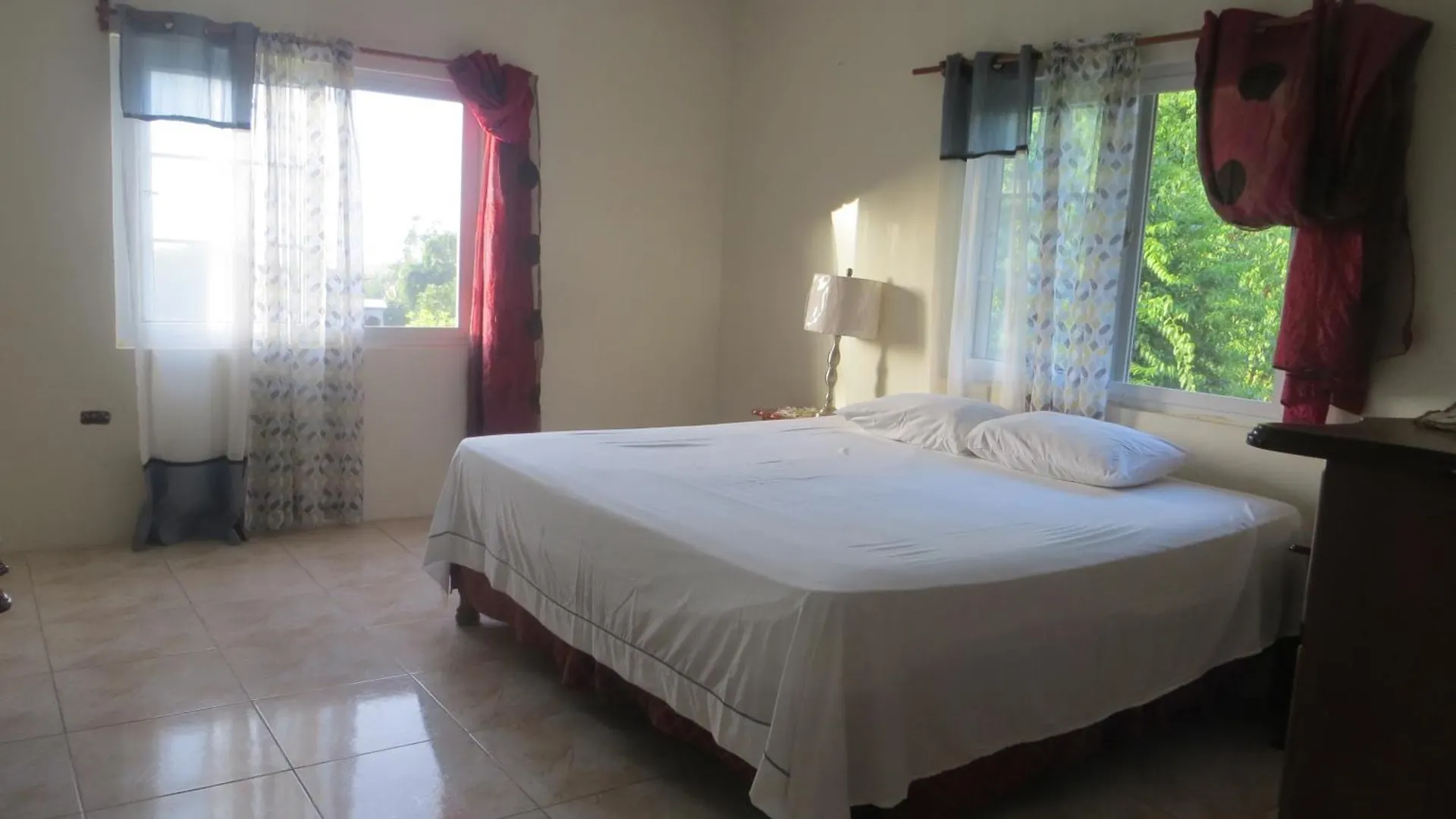 Delly'S Guest House Bantam Spring Apartamento